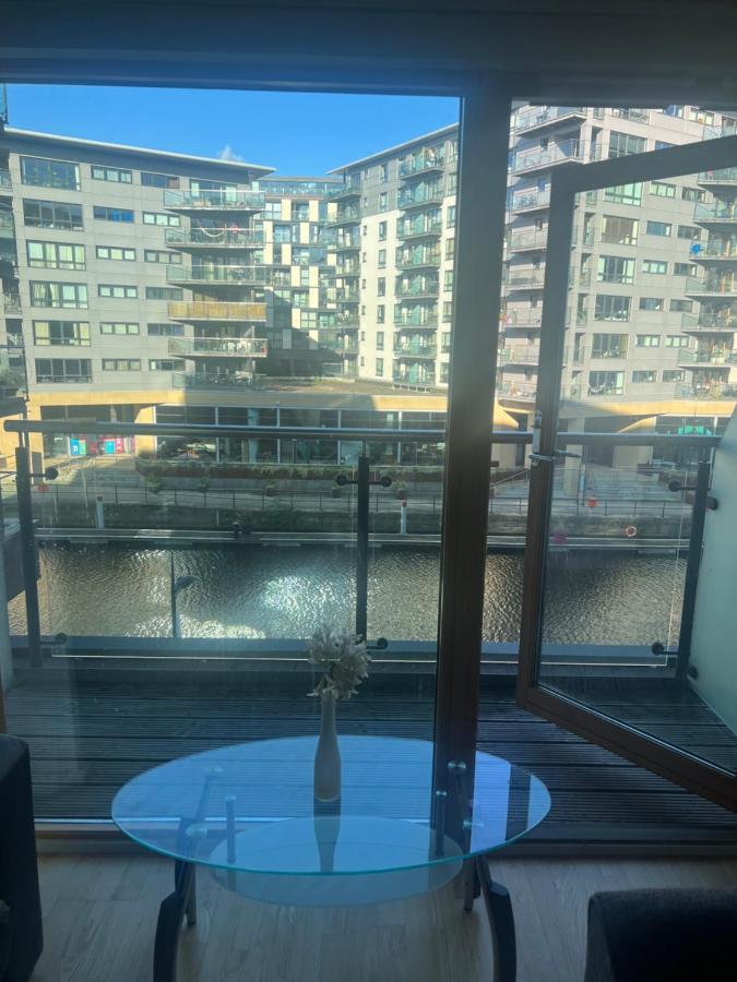 Clarance Docks Apartment ลีดส์ ภายนอก รูปภาพ